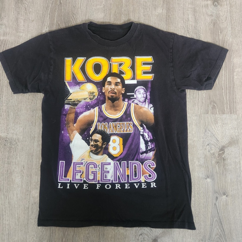 Kobe Bryant Legends Live Forever Black Graphic LA Lakers NBA Shirt Size Medium
